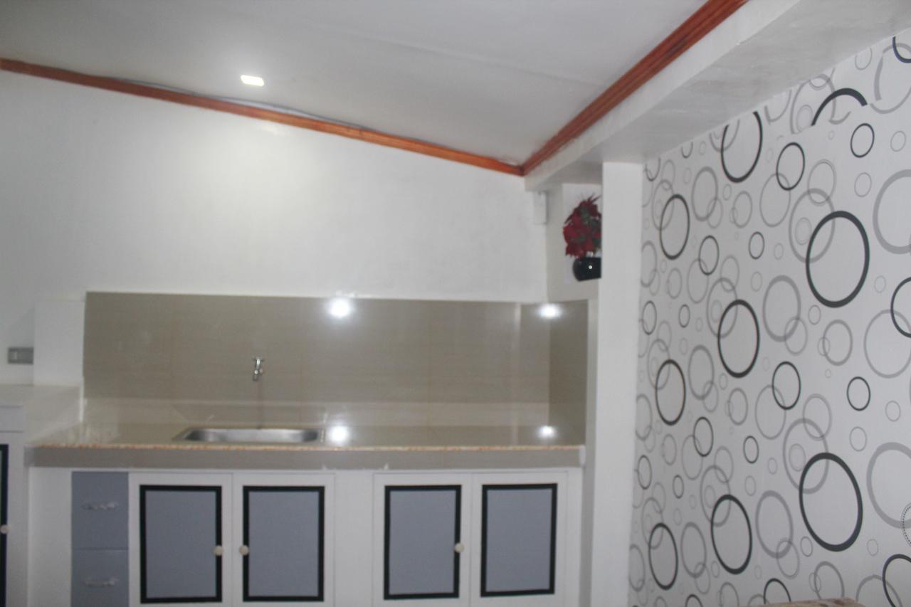 J'S Backpackers Hostel Davao Bagian luar foto